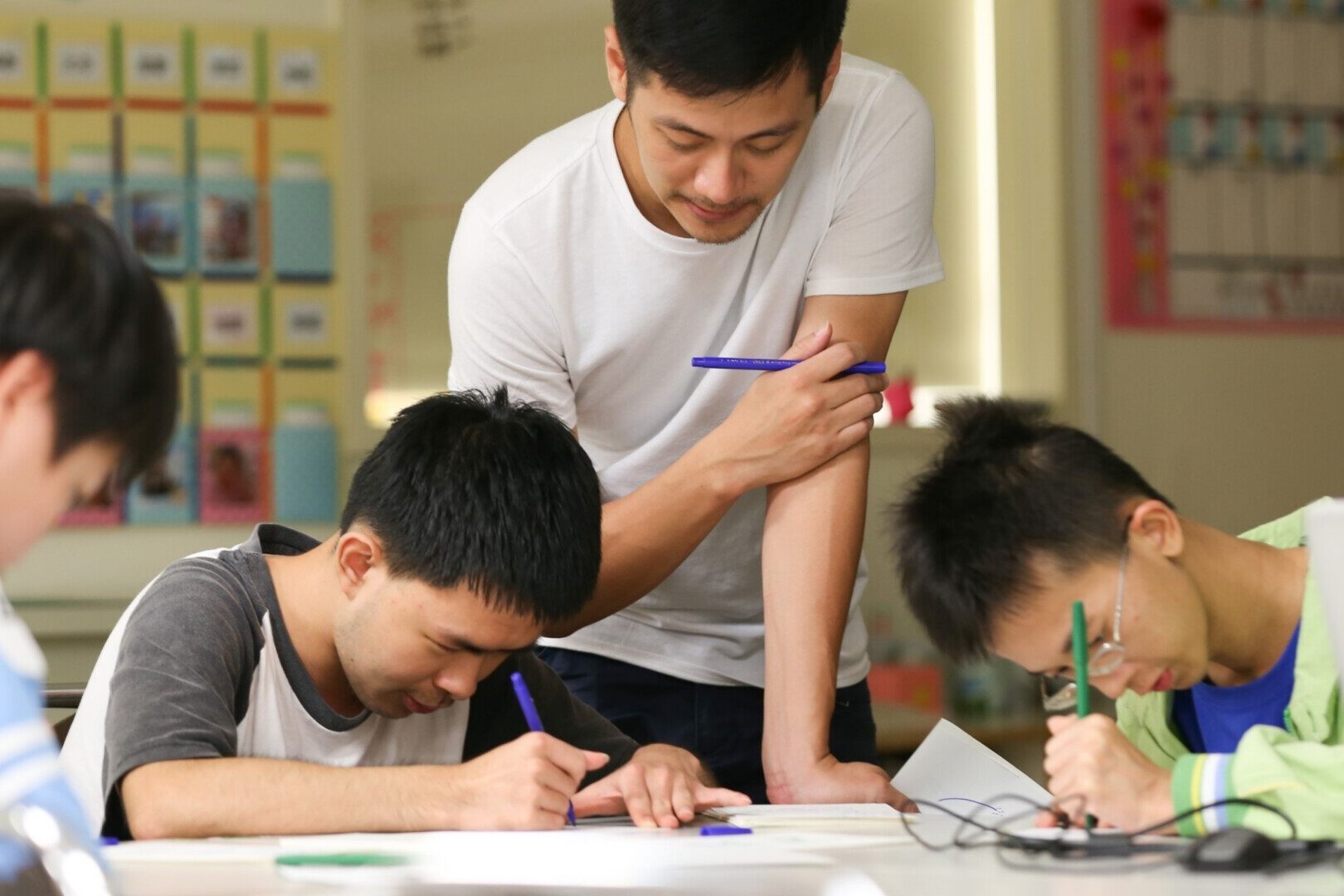 173DptIXczavChWEjQ3q9W4CVnXpqUgV4nSbkoRU