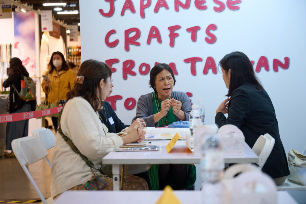 251113-POPUPASIAD1-0750