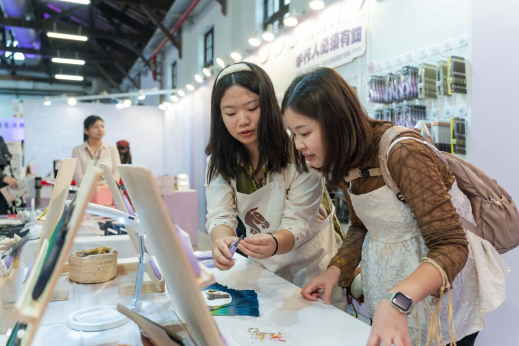 251114-POPUPASIAD200955